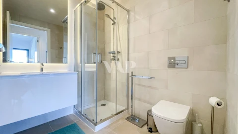 Apartamento T2 para Arrendamento em Faro (Sé e São Pedro)