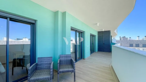 Apartamento T2 para Arrendamento em Faro (Sé e São Pedro)