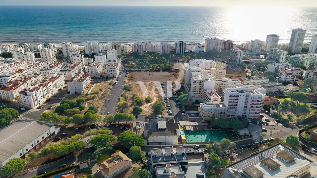 Terreno para Venda em Quarteira Foto 1