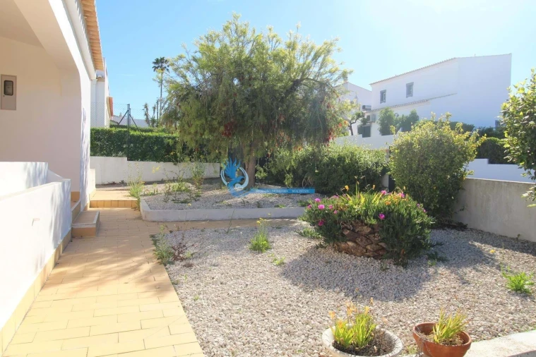 Moradia T2 para Venda em Guia Foto 9