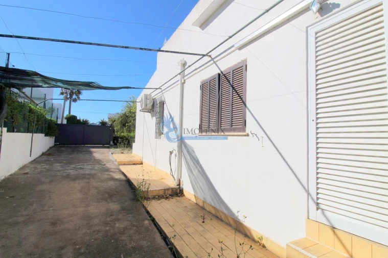 Moradia T2 para Venda em Guia Foto 4