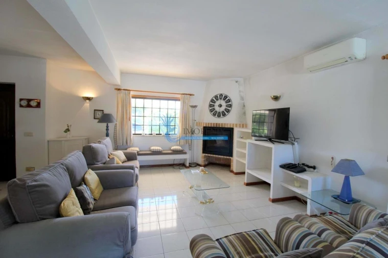 Moradia T2 para Venda em Guia Foto 12