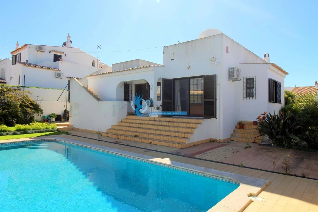 Moradia T2 para Venda em Guia Foto 1