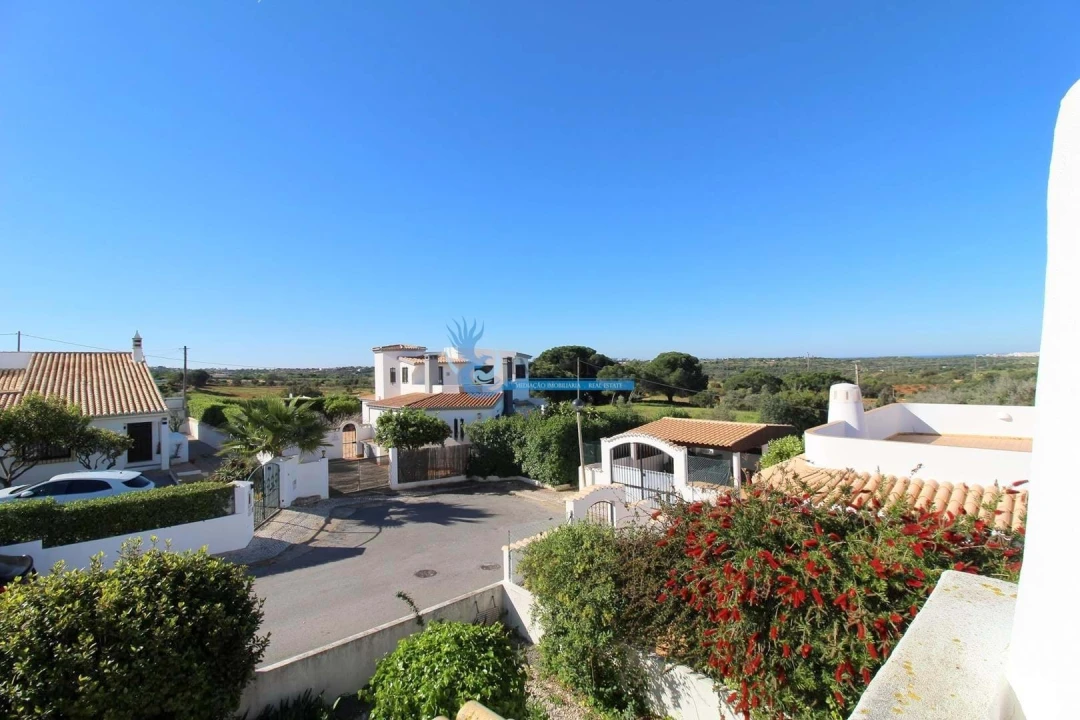 Moradia T2 para Venda em Guia Foto 6