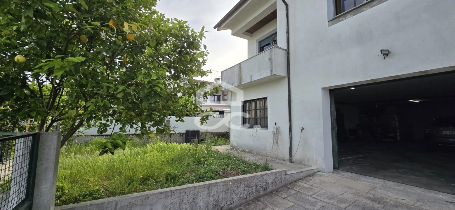 Moradia T5 para Venda em Ronfe Foto 6