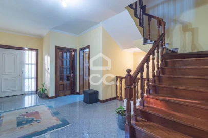 Moradia T5 para Venda em Ronfe