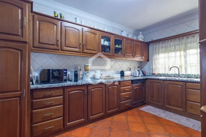 Moradia T5 para Venda em Ronfe