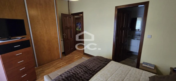 Moradia T5 para Venda em Ronfe