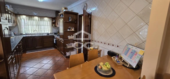 Moradia T5 para Venda em Ronfe