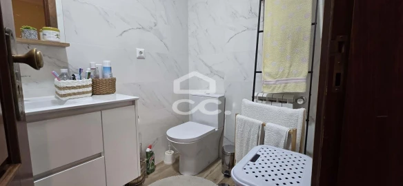 Moradia T5 para Venda em Ronfe