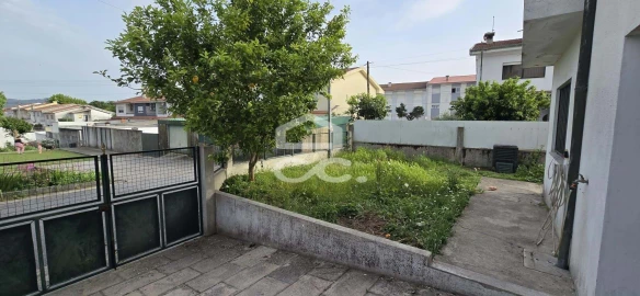 Moradia T5 para Venda em Ronfe