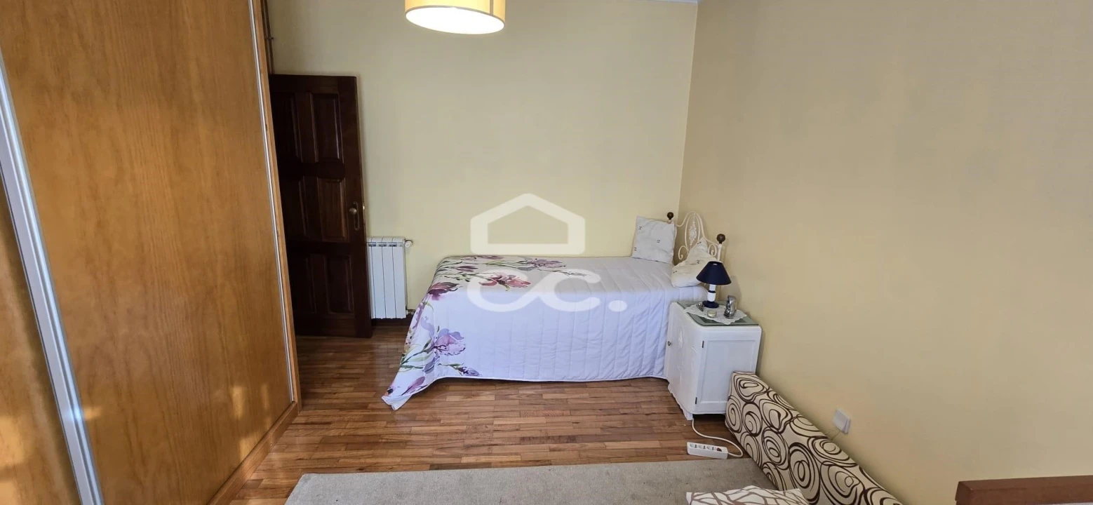 Moradia T5 para Venda em Ronfe Foto 27