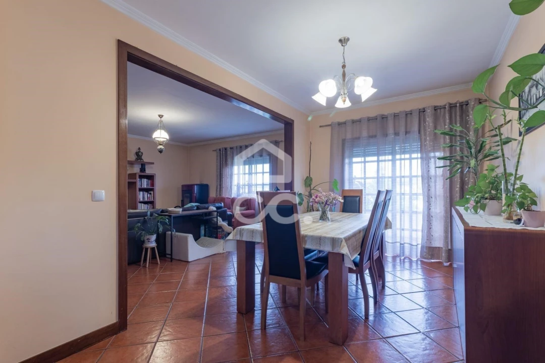Moradia T5 para Venda em Ronfe Foto 18