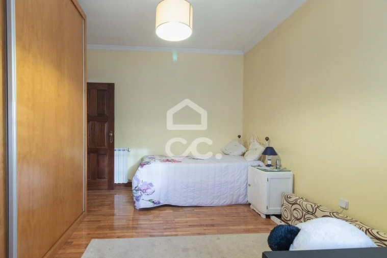 Moradia T5 para Venda em Ronfe Foto 35