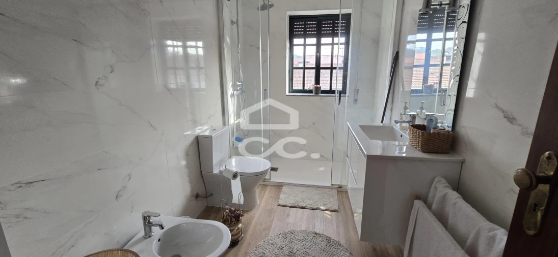 Moradia T5 para Venda em Ronfe Foto 31