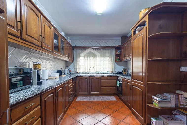 Moradia T5 para Venda em Ronfe Foto 14