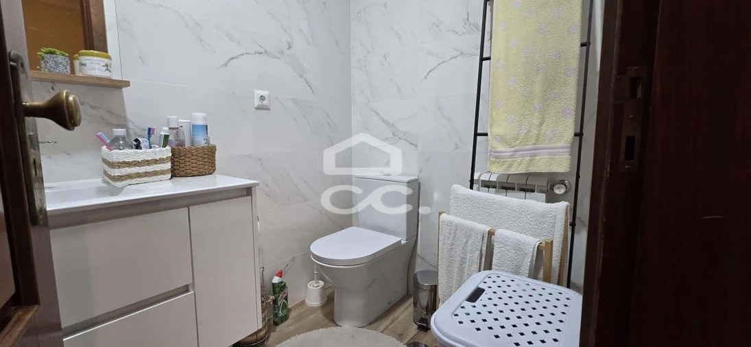 Moradia T5 para Venda em Ronfe Foto 24