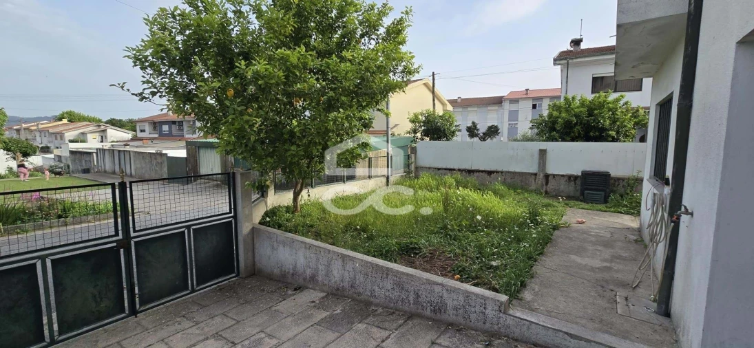 Moradia T5 para Venda em Ronfe Foto 7