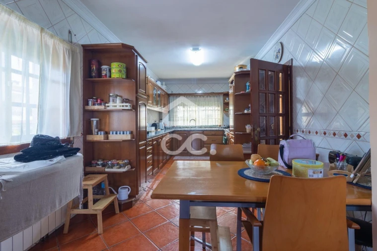 Moradia T5 para Venda em Ronfe Foto 16