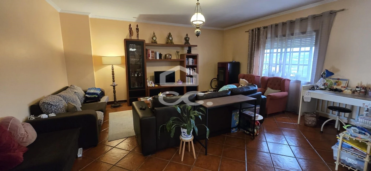 Moradia T5 para Venda em Ronfe Foto 14