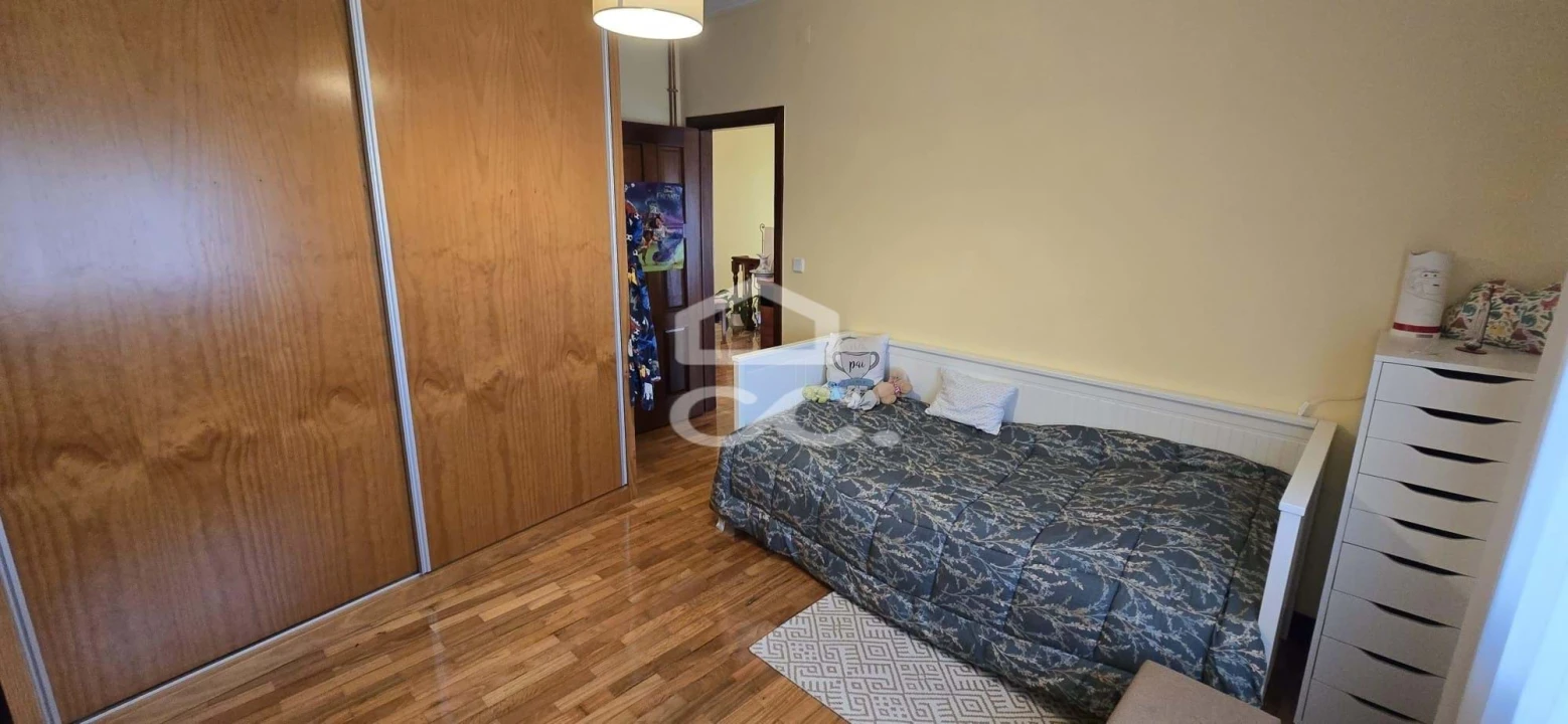 Moradia T5 para Venda em Ronfe Foto 30