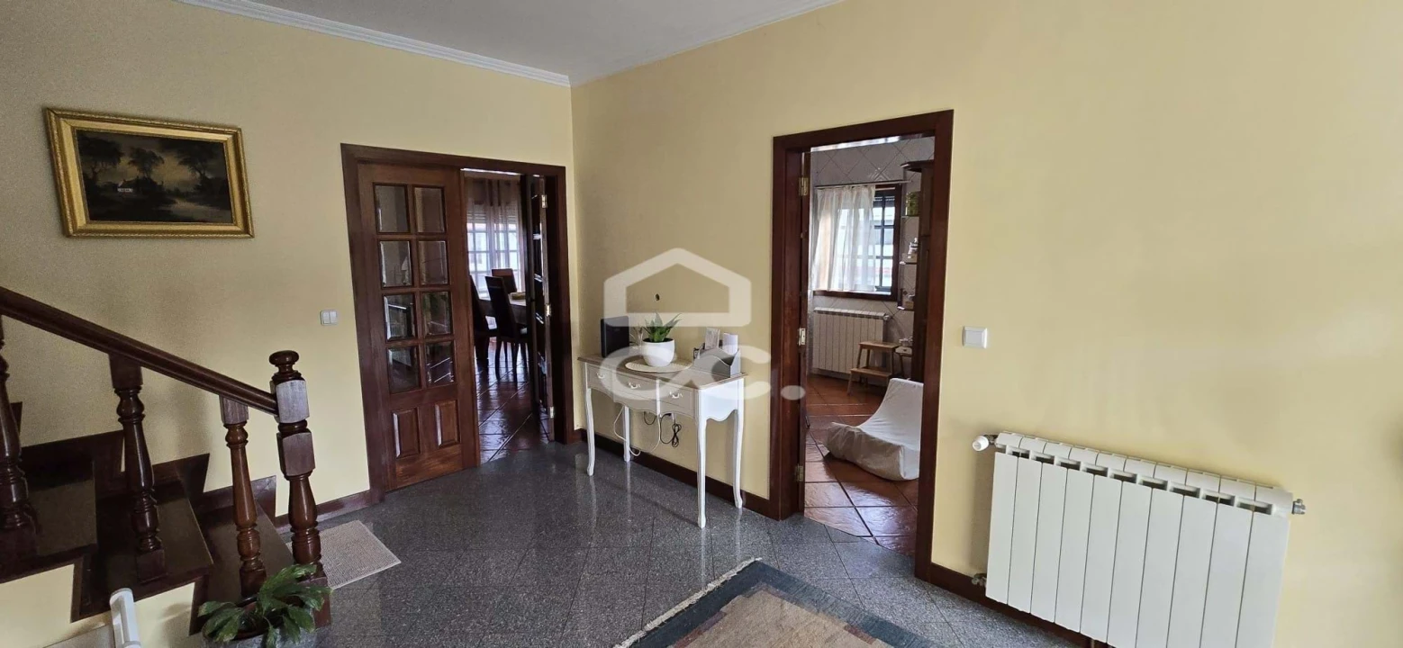 Moradia T5 para Venda em Ronfe Foto 16