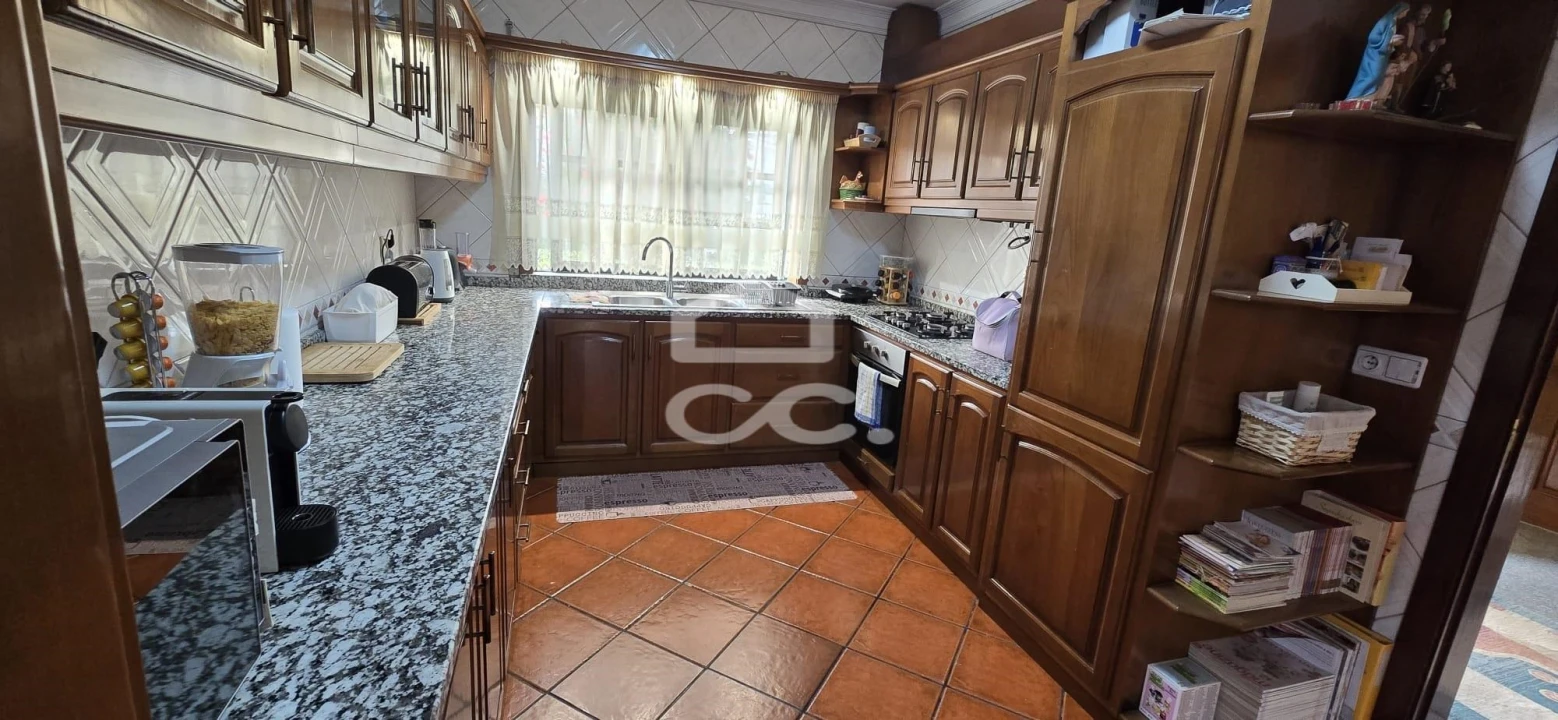 Moradia T5 para Venda em Ronfe Foto 18