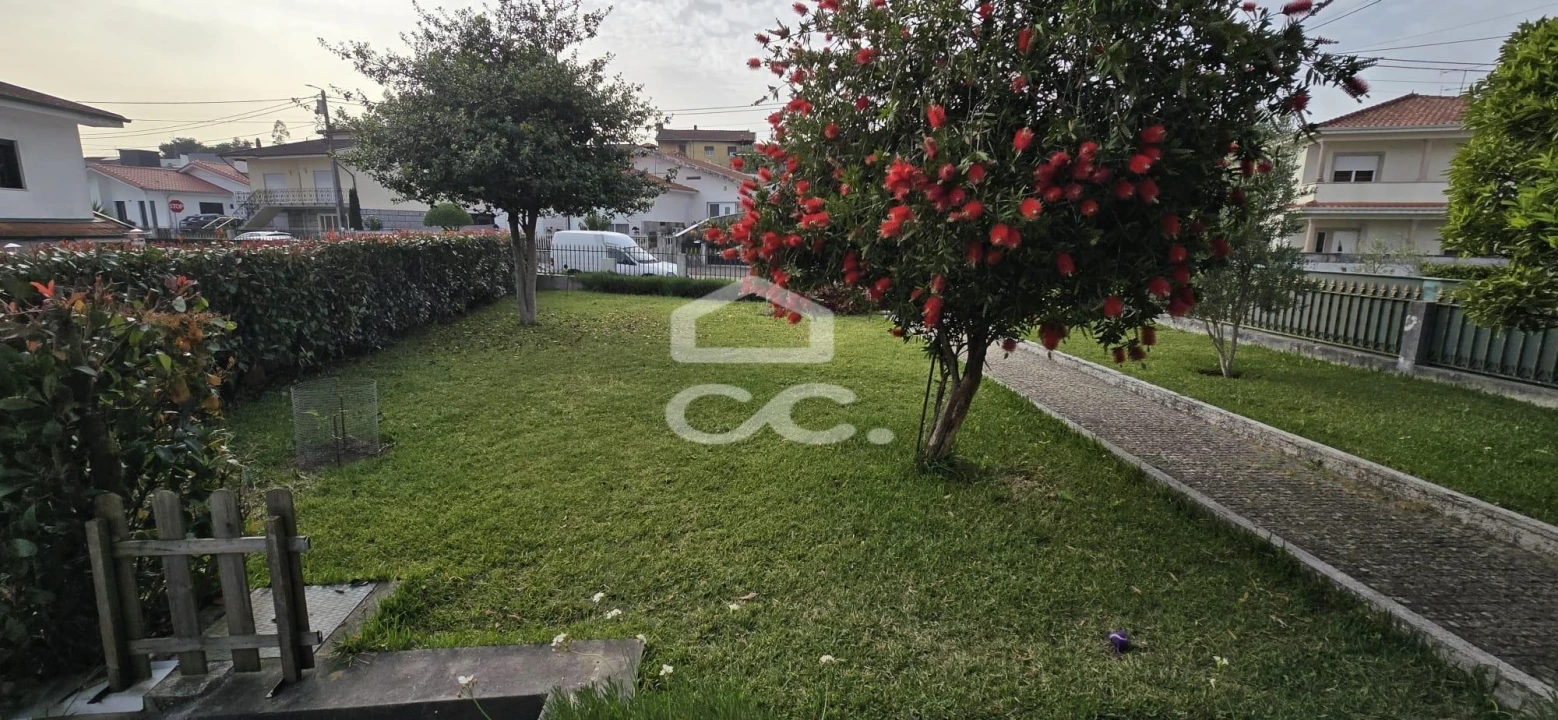 Moradia T5 para Venda em Ronfe Foto 9