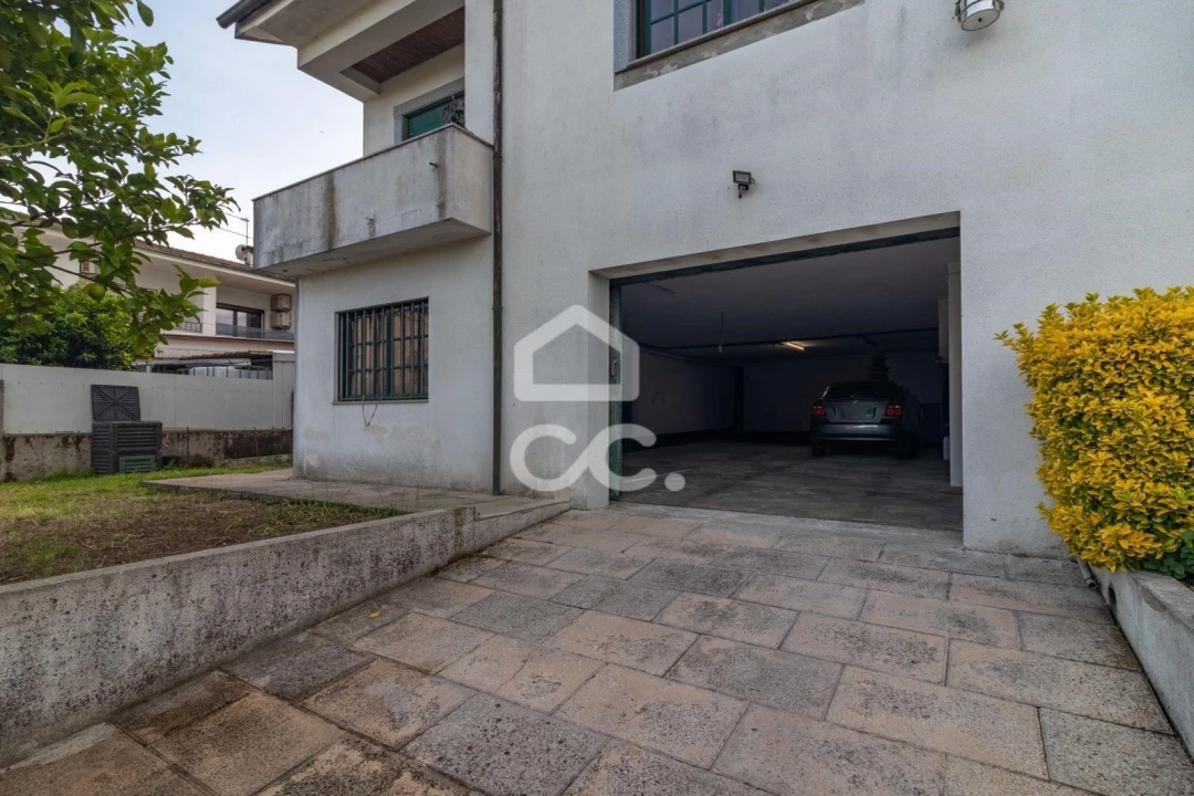 Moradia T5 para Venda em Ronfe Foto 8