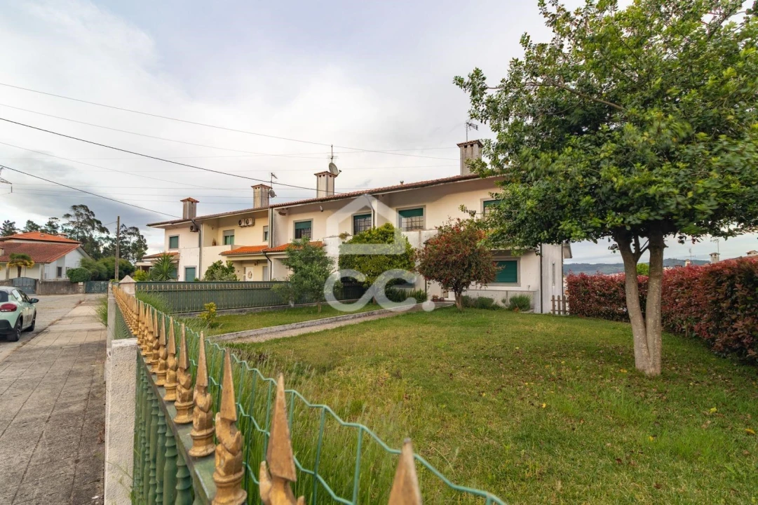 Moradia T5 para Venda em Ronfe Foto 5