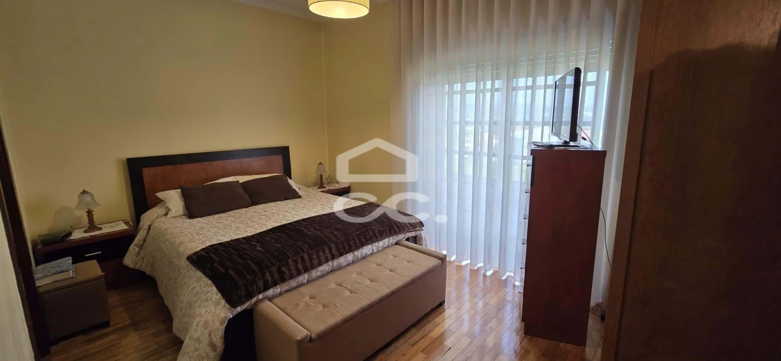 Moradia T5 para Venda em Ronfe Foto 25