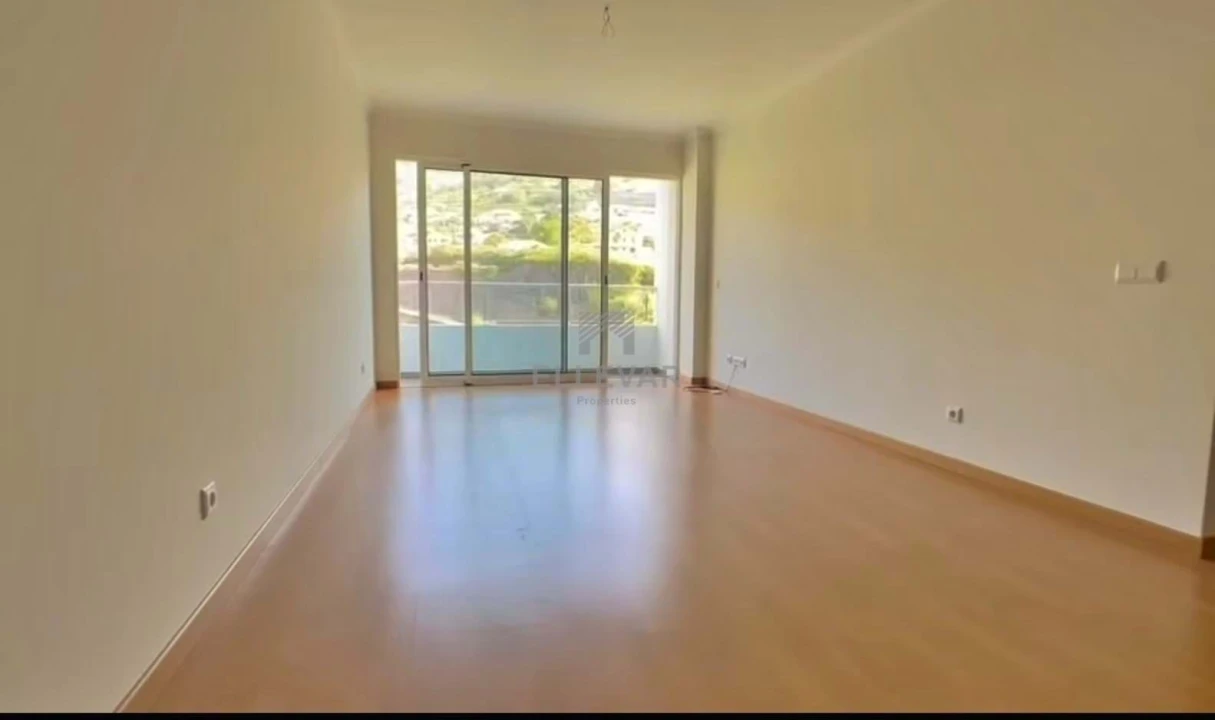 Apartamento T2 para Venda em Caniço Foto 8