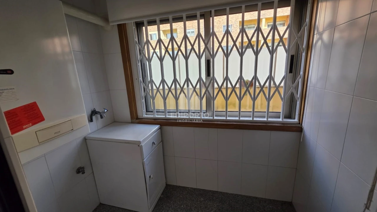 Apartamento T1 para Arrendamento em Canidelo Foto 16