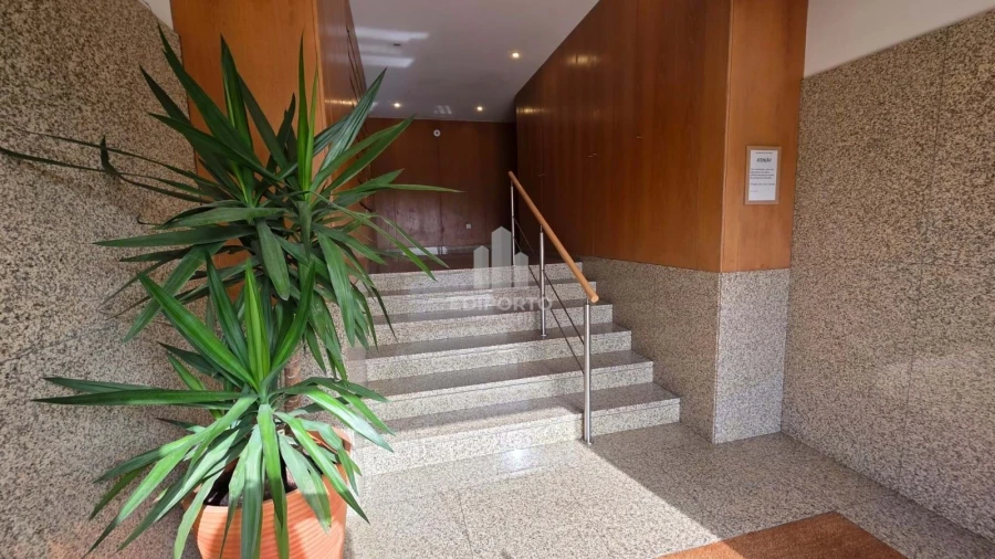 Apartamento T1 para Arrendamento em Canidelo Foto 23