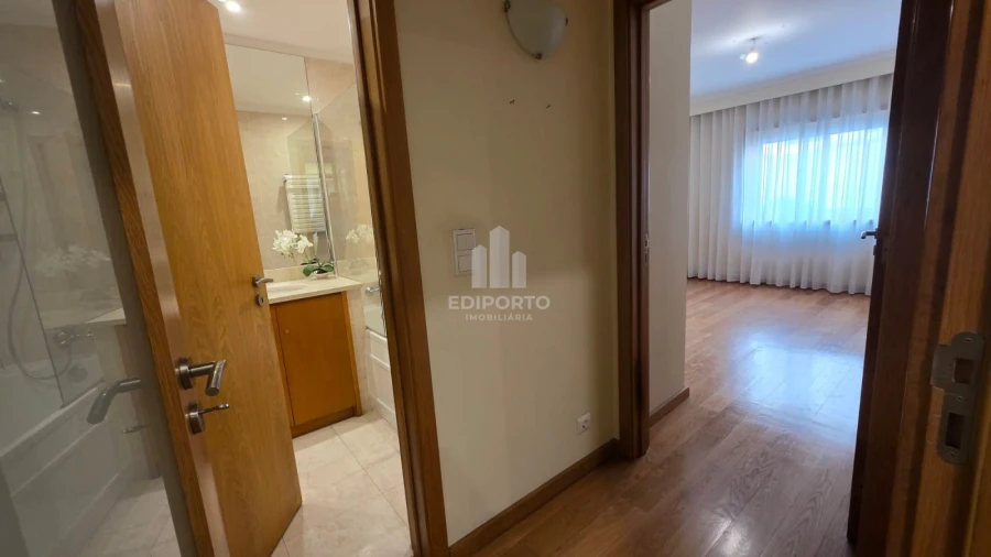 Apartamento T1 para Arrendamento em Canidelo Foto 17