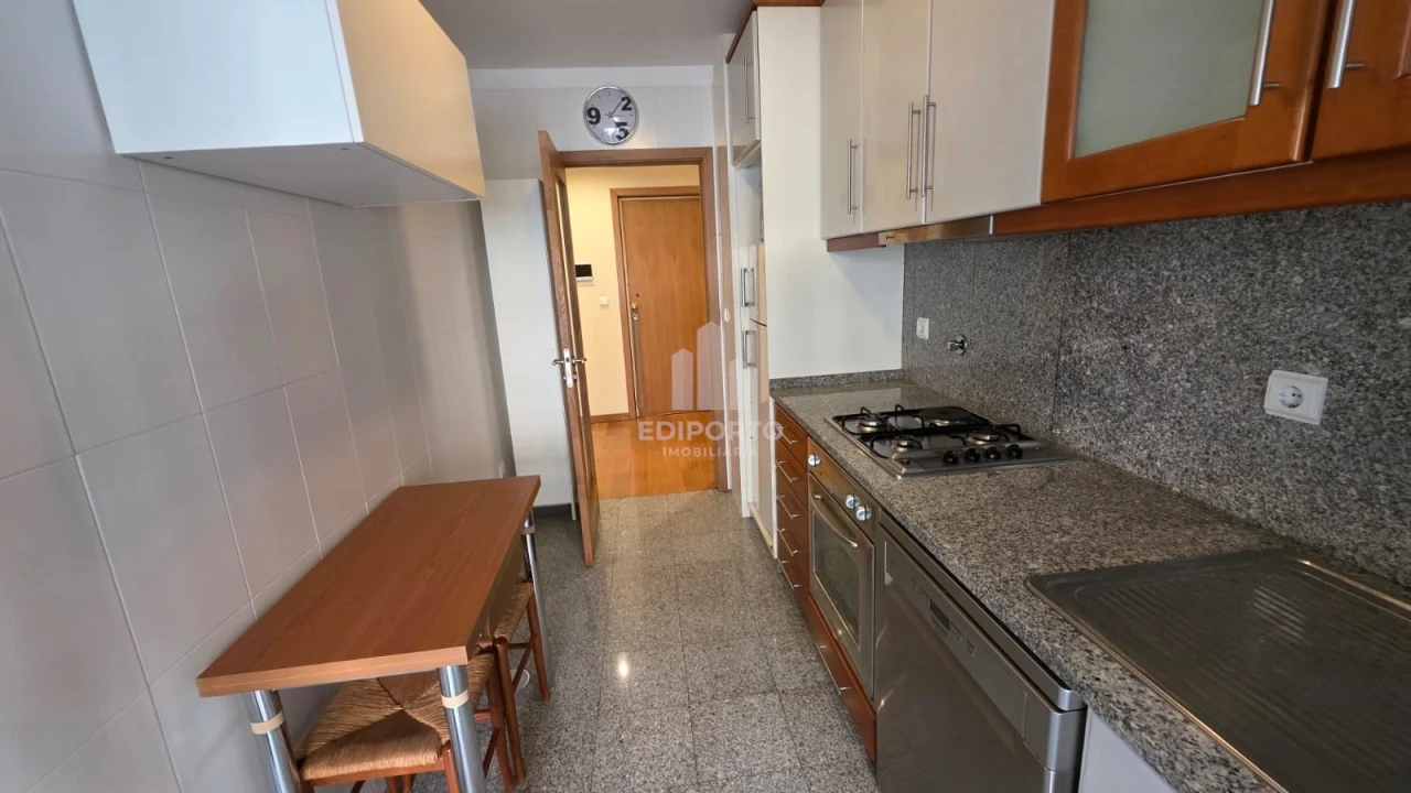 Apartamento T1 para Arrendamento em Canidelo Foto 13