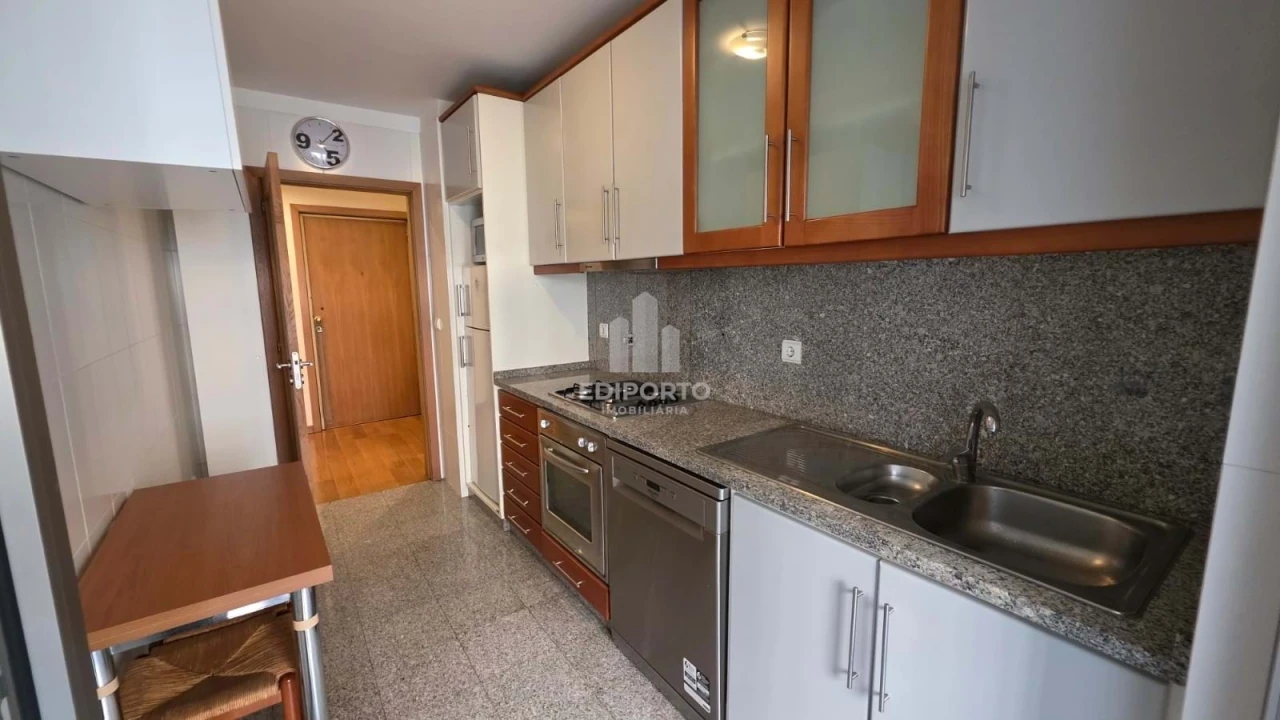 Apartamento T1 para Arrendamento em Canidelo Foto 14