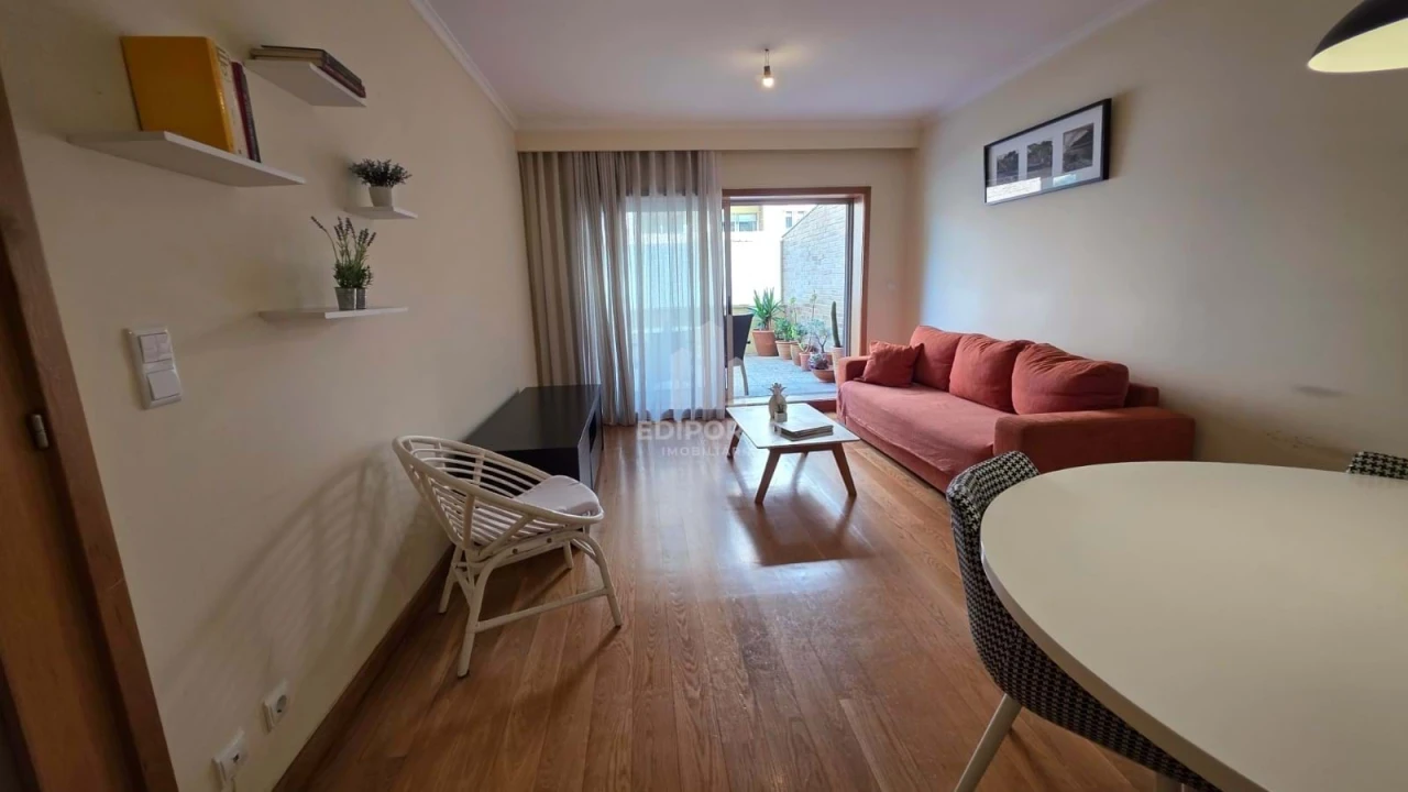 Apartamento T1 para Arrendamento em Canidelo Foto 5