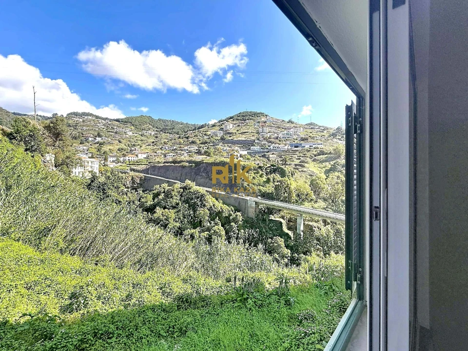 Apartamento T2 para Venda em Caniço Foto 2