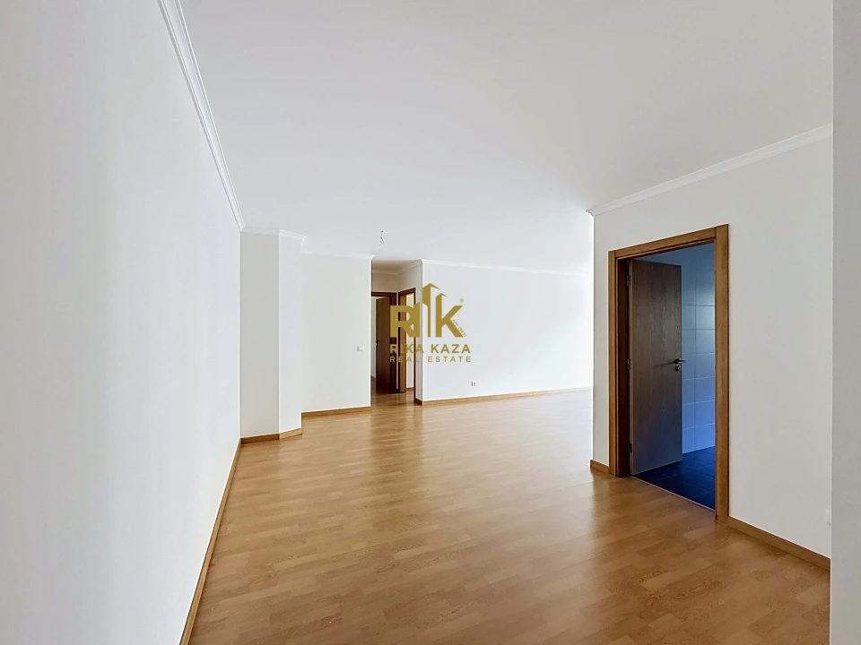 Apartamento T2 para Venda em Caniço Foto 28