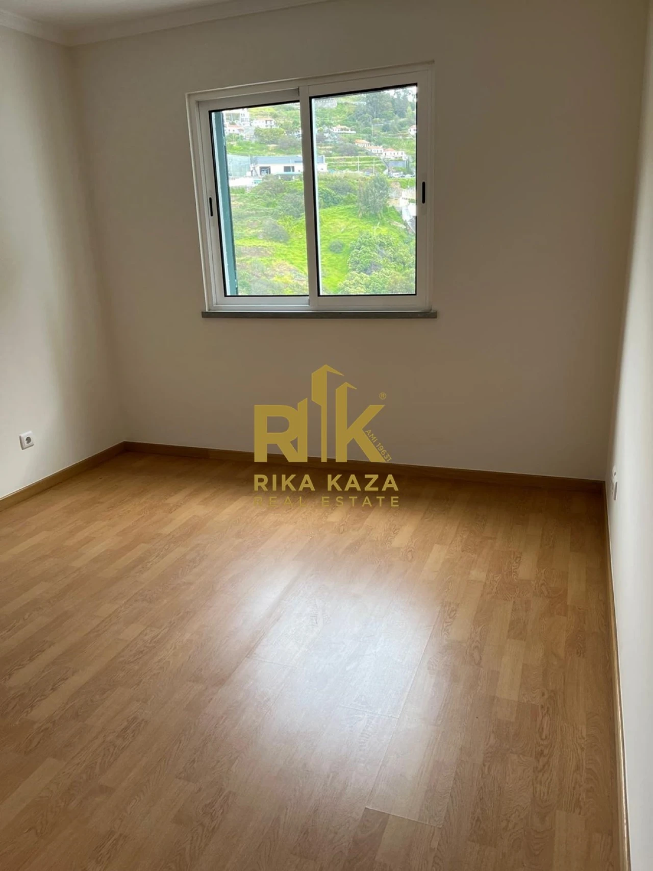 Apartamento T2 para Venda em Caniço Foto 13