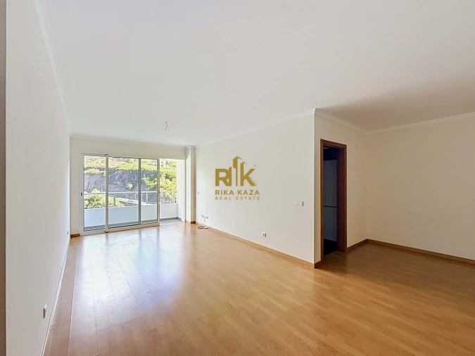 Apartamento T2 para Venda em Caniço Foto 10