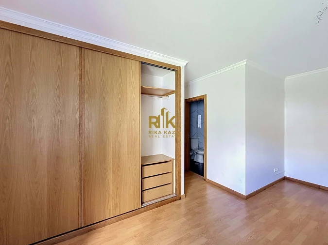 Apartamento T2 para Venda em Caniço Foto 17
