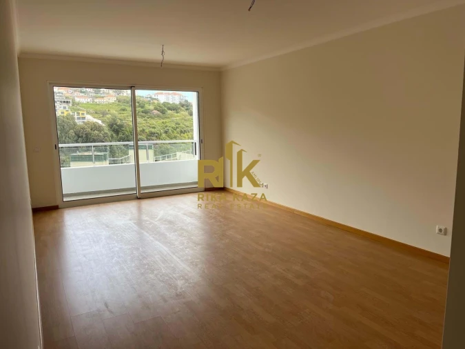 Apartamento T2 para Venda em Caniço Foto 2