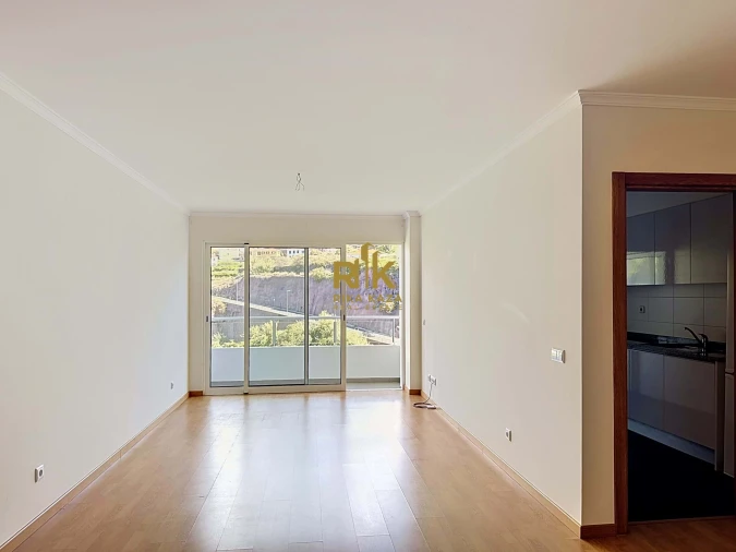 Apartamento T2 para Venda em Caniço Foto 12