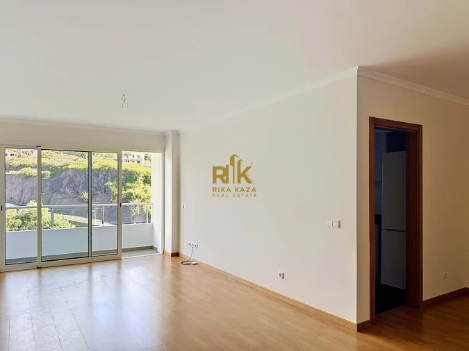 Apartamento T2 para Venda em Caniço Foto 11