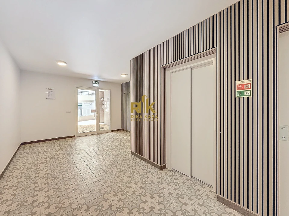 Apartamento T2 para Venda em Caniço Foto 17