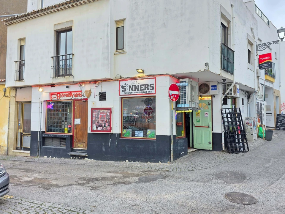Negócio para Venda em Lagos (São Sebastião e Santa Maria) Foto 1