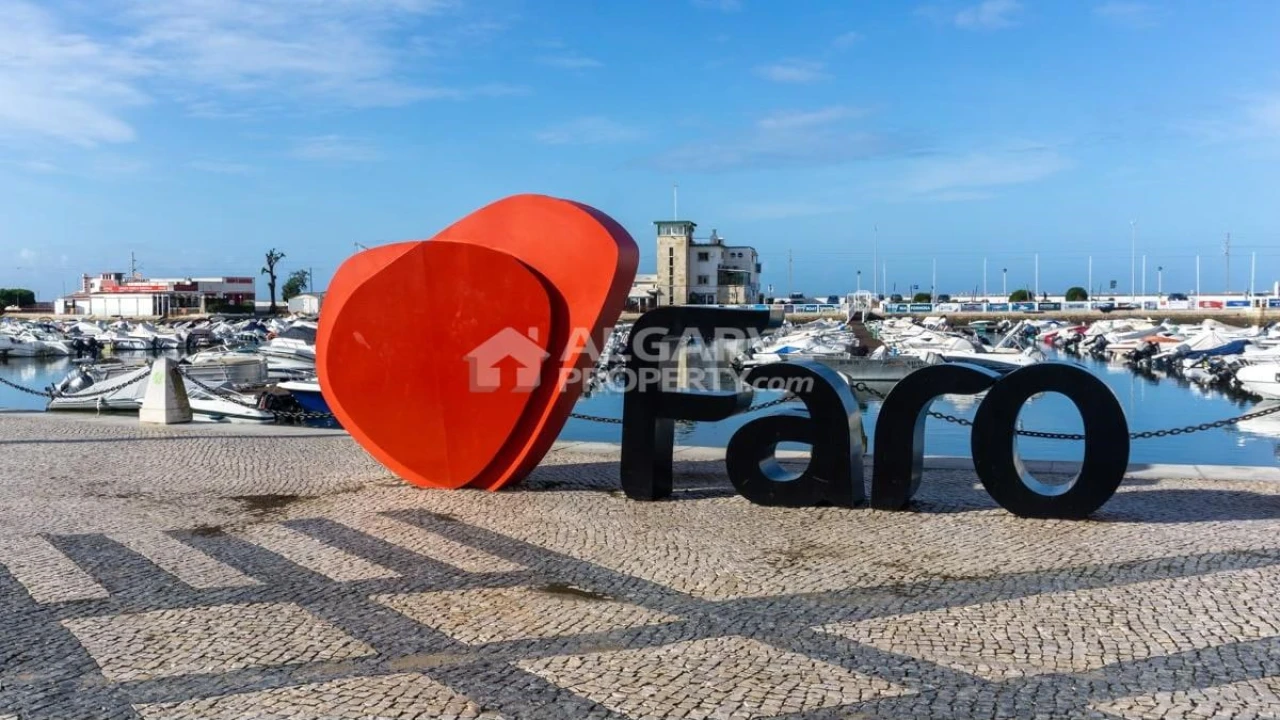 Apartamento T2 para Venda em Quarteira Foto 12