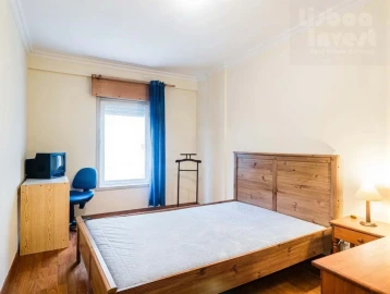 Apartamento T2 para Arrendamento em Benfica